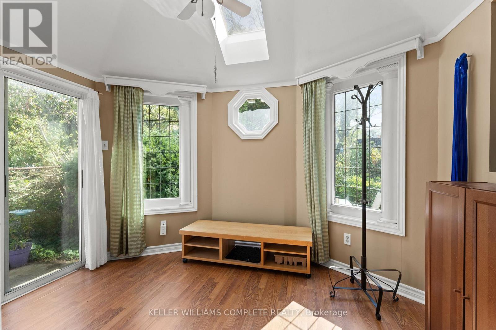 25 Chatham Street, Hamilton, ON - Indoor Photo Showing Other Room