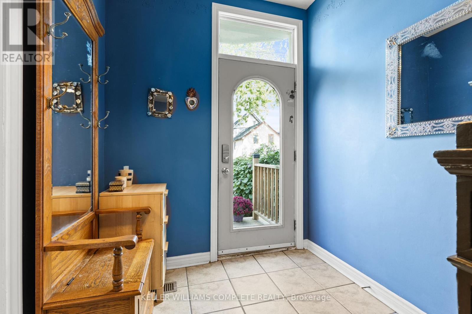 25 Chatham Street, Hamilton, ON - Indoor Photo Showing Other Room