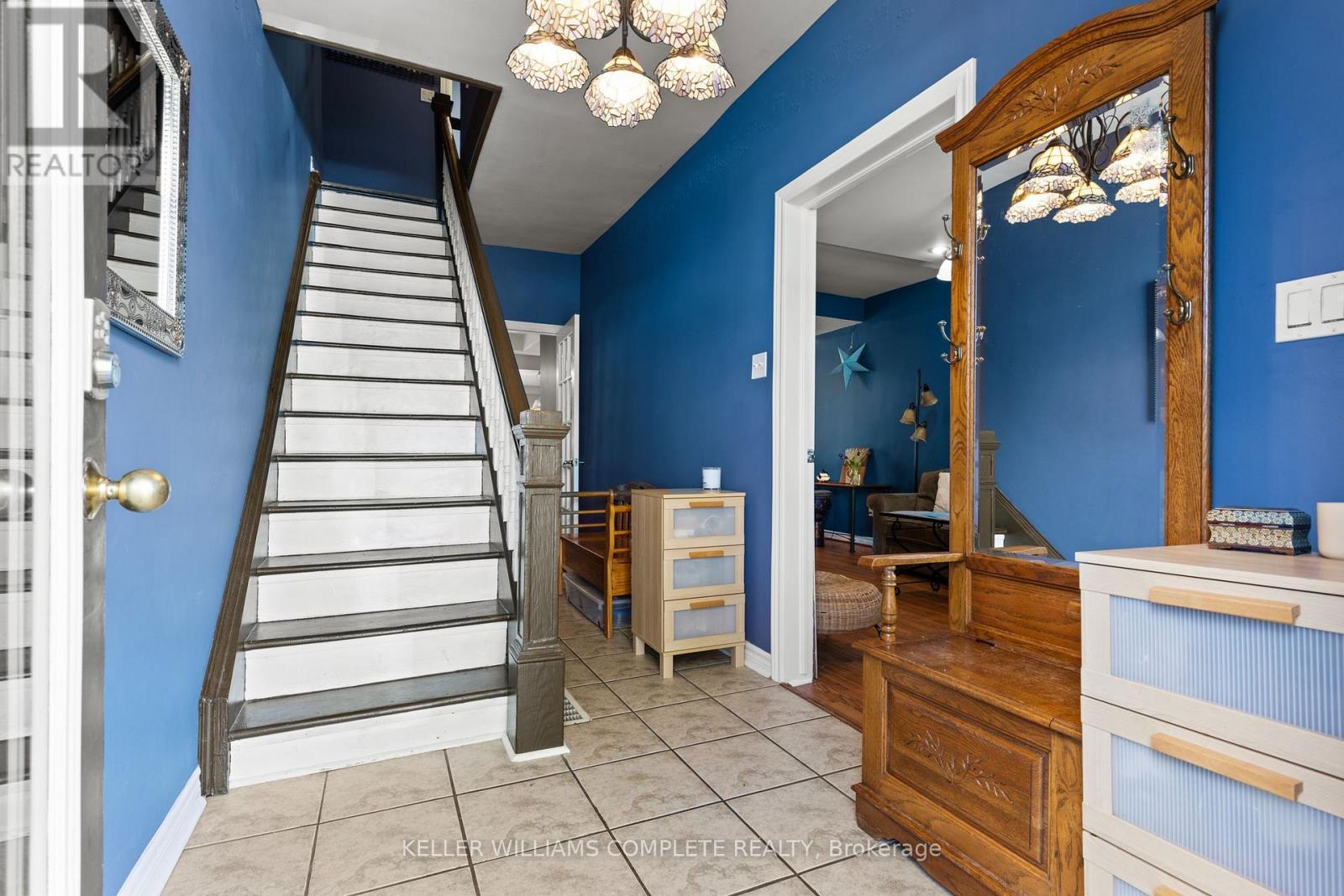 25 Chatham Street, Hamilton, ON - Indoor Photo Showing Other Room