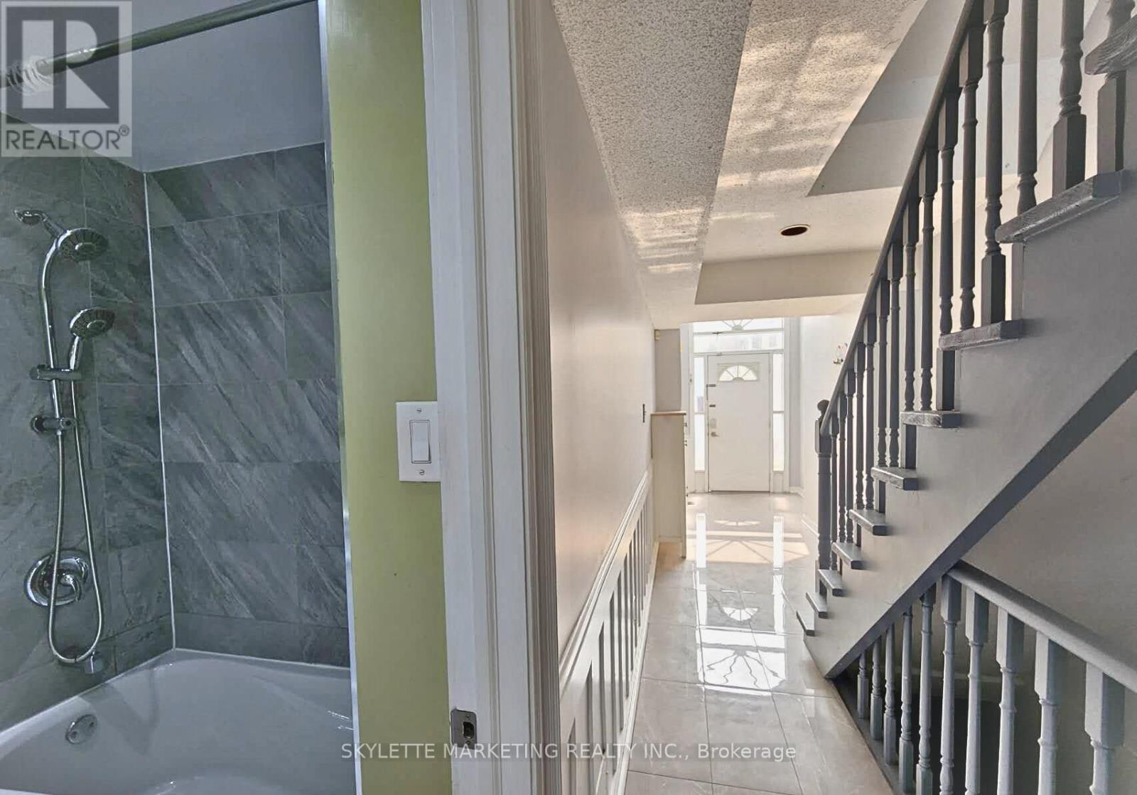 7 - 6 Dowry Street, Toronto, ON - Indoor Photo Showing Bathroom