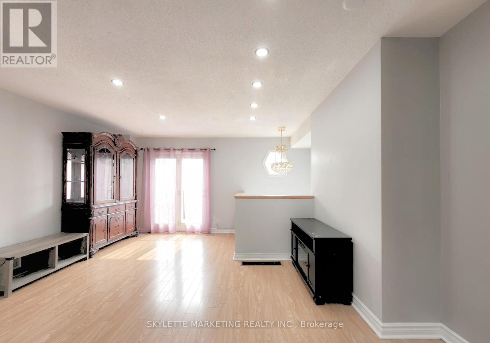 7 - 6 Dowry Street, Toronto, ON - Indoor Photo Showing Other Room