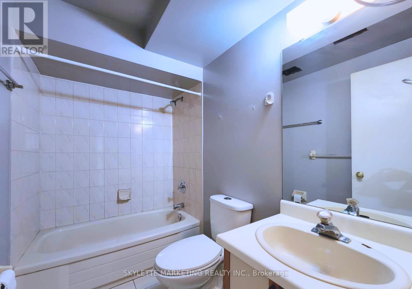 7 - 6 Dowry Street, Toronto, ON - Indoor Photo Showing Bathroom