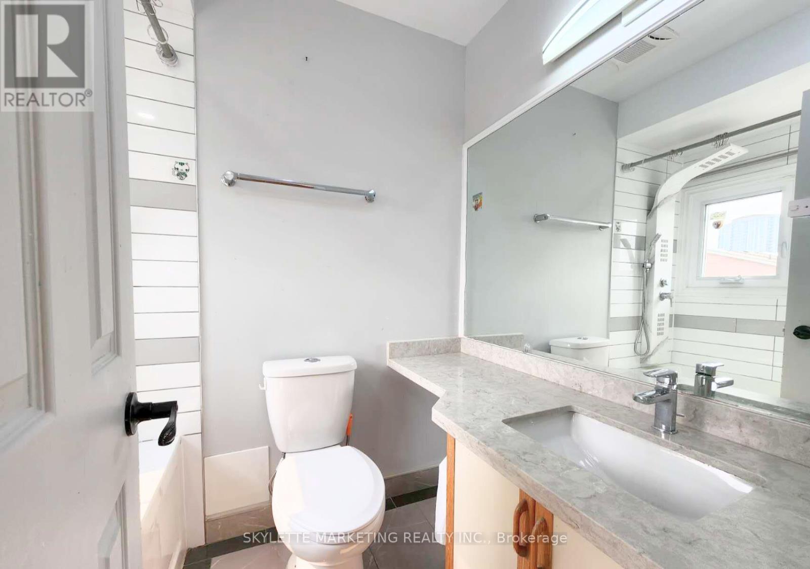 7 - 6 Dowry Street, Toronto, ON - Indoor Photo Showing Bathroom