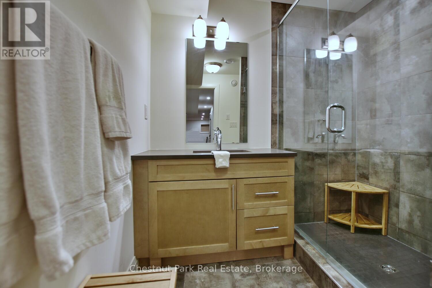 146 Red Pine Street, Blue Mountains, ON - Indoor Photo Showing Bathroom