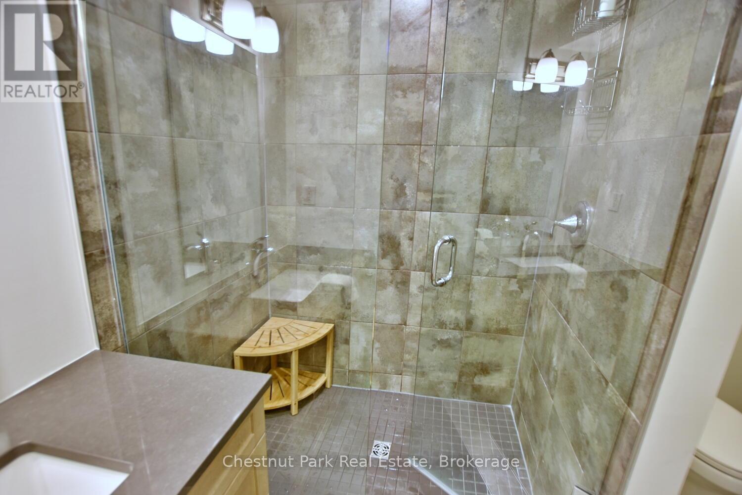 146 Red Pine Street, Blue Mountains, ON - Indoor Photo Showing Bathroom