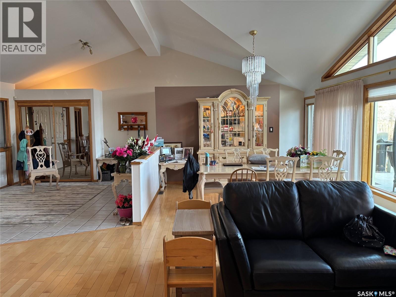 110 Logan Crescent E, Yorkton, SK - Indoor Photo Showing Other Room