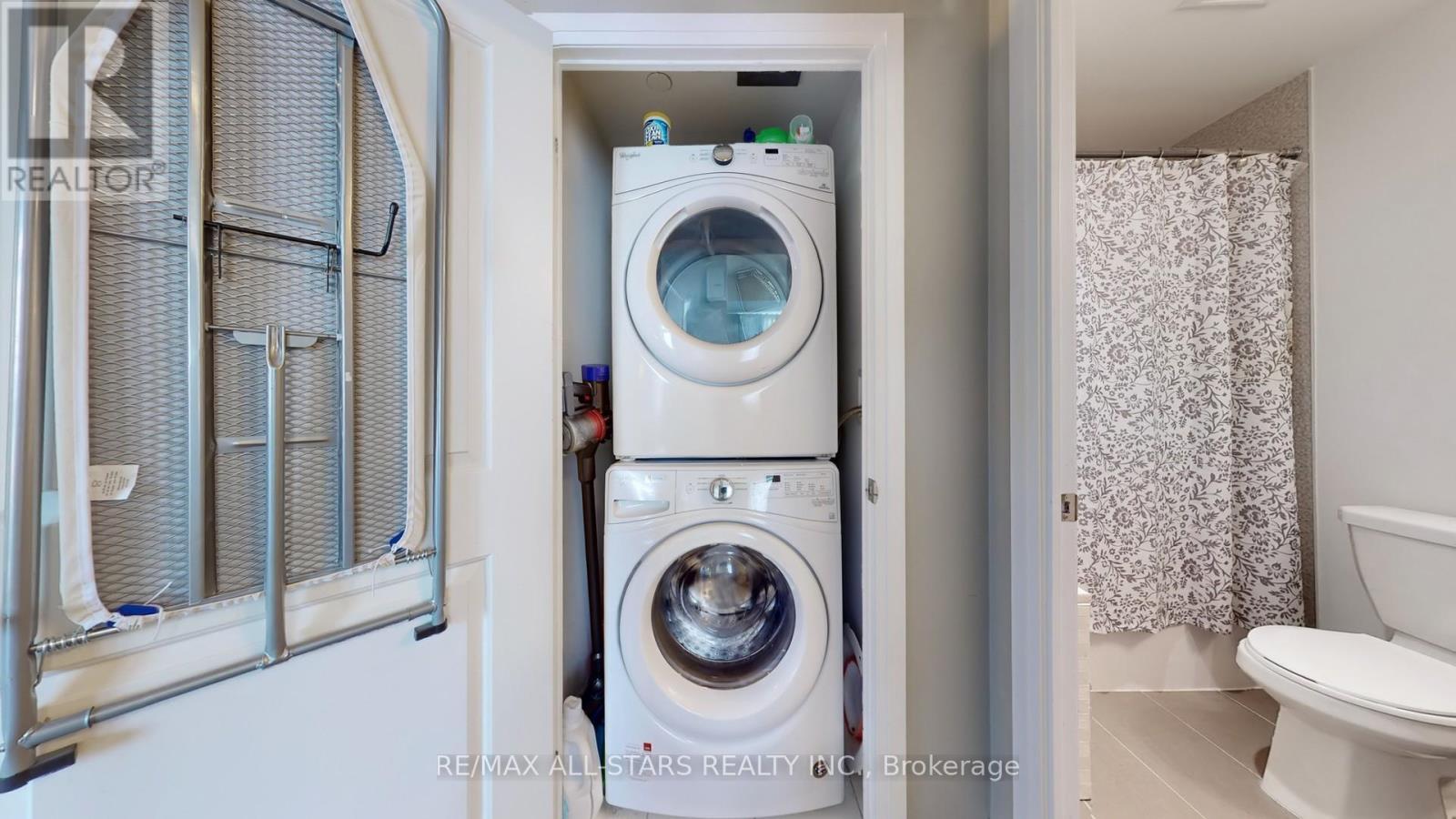 427 - 50 Ann O'Reilly Road, Toronto, ON - Indoor Photo Showing Laundry Room