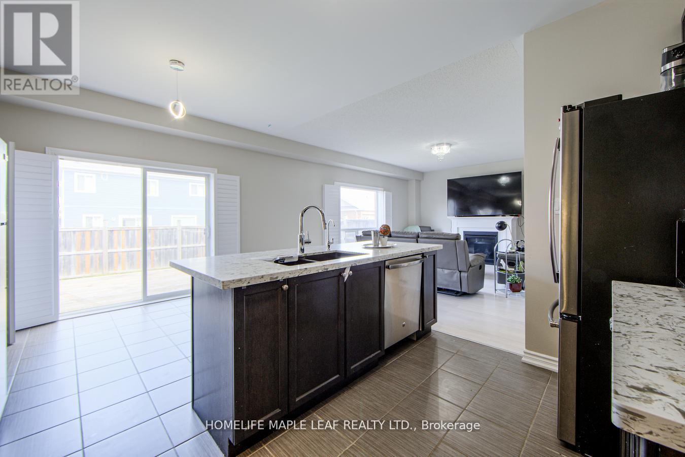 535 Wansbrough Way, Shelburne, ON - Indoor Photo Showing Kitchen