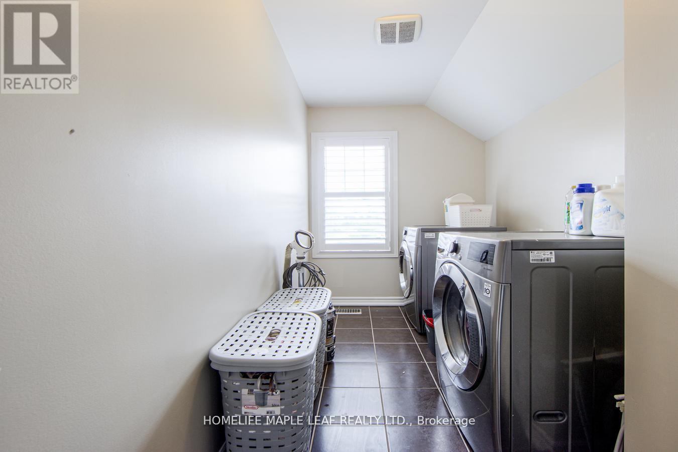 535 Wansbrough Way, Shelburne, ON - Indoor Photo Showing Laundry Room