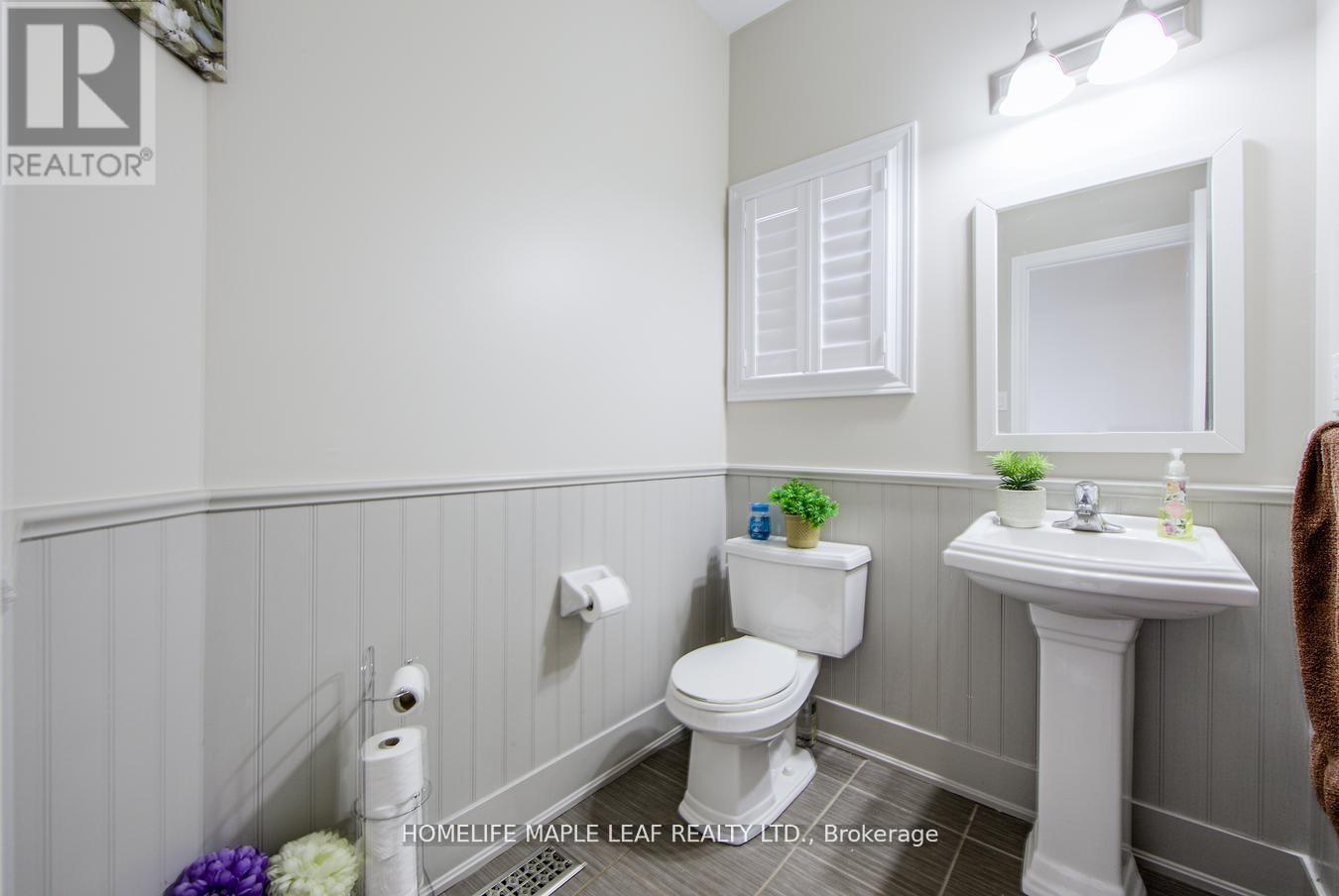 535 Wansbrough Way, Shelburne, ON - Indoor Photo Showing Bathroom