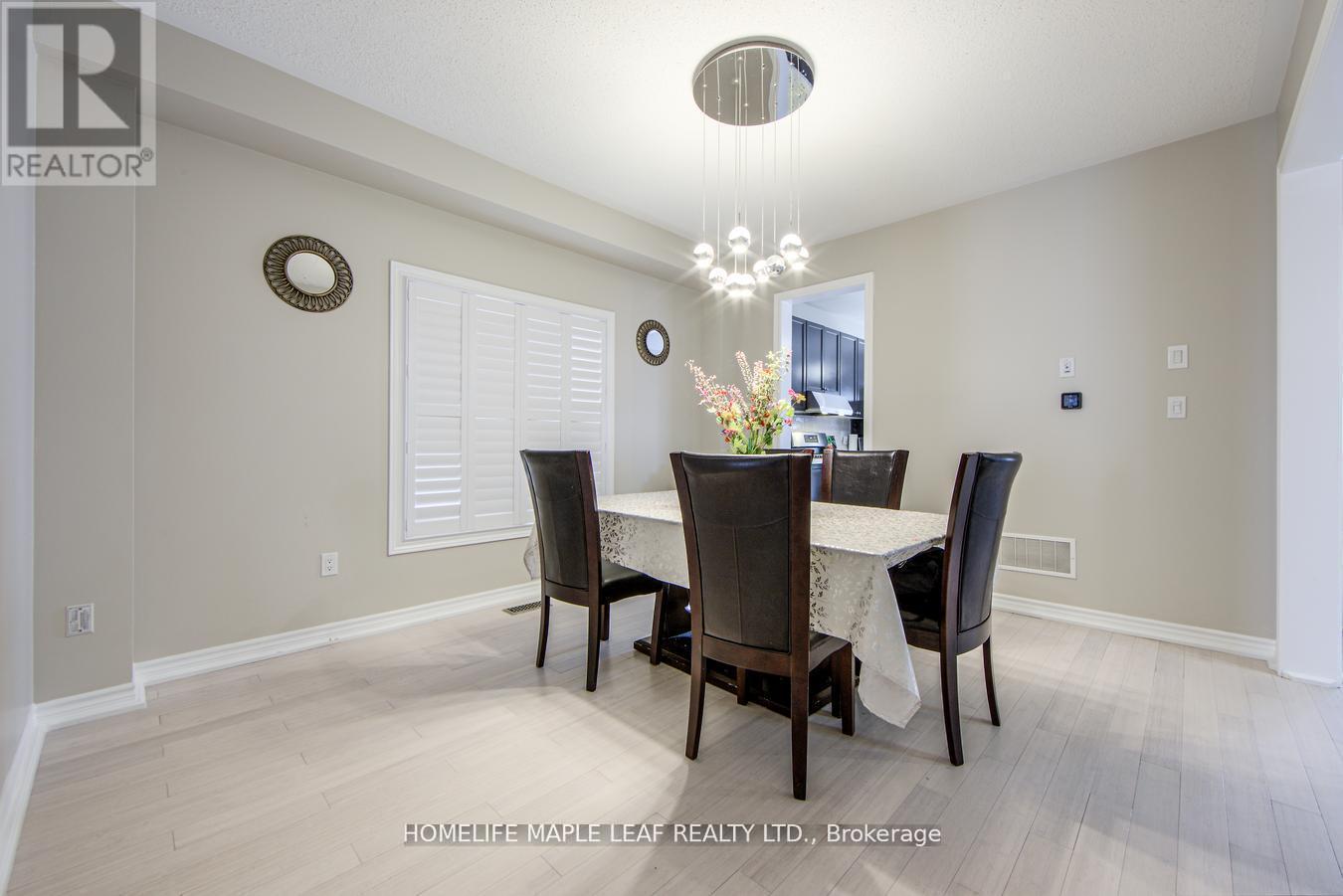 535 Wansbrough Way, Shelburne, ON - Indoor Photo Showing Dining Room
