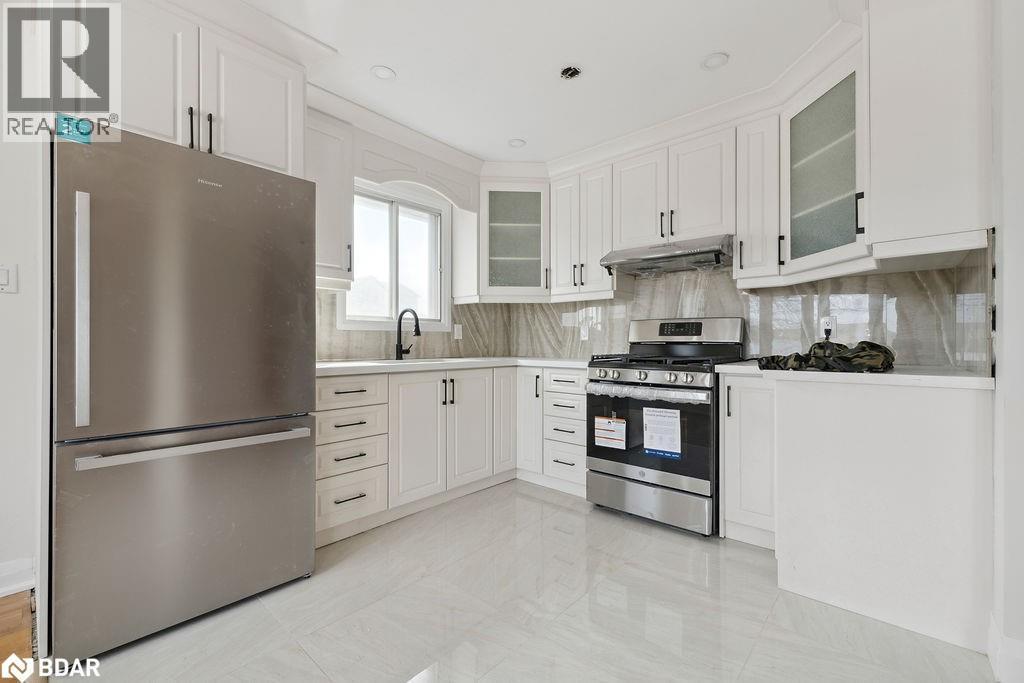 354 Barton Street E Unit# Upper, Hamilton, ON - Indoor Photo Showing Kitchen With Stainless Steel Kitchen