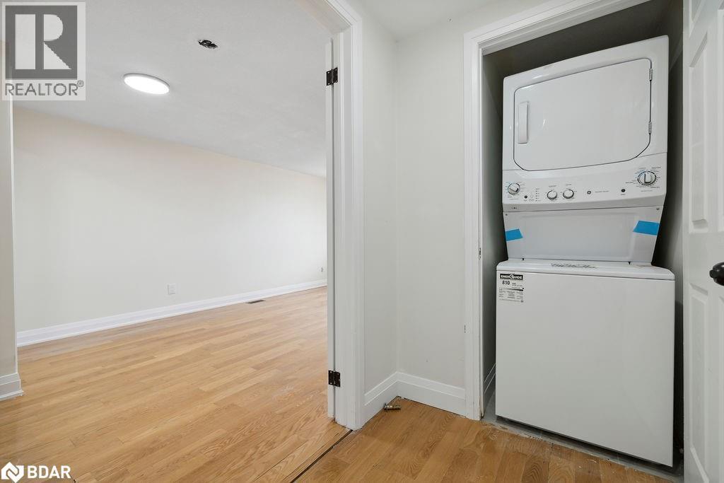 354 Barton Street E Unit# Upper, Hamilton, ON - Indoor Photo Showing Laundry Room