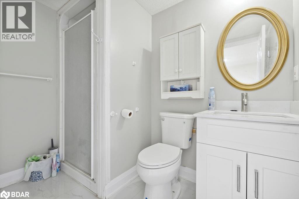 354 Barton Street E Unit# Upper, Hamilton, ON - Indoor Photo Showing Bathroom