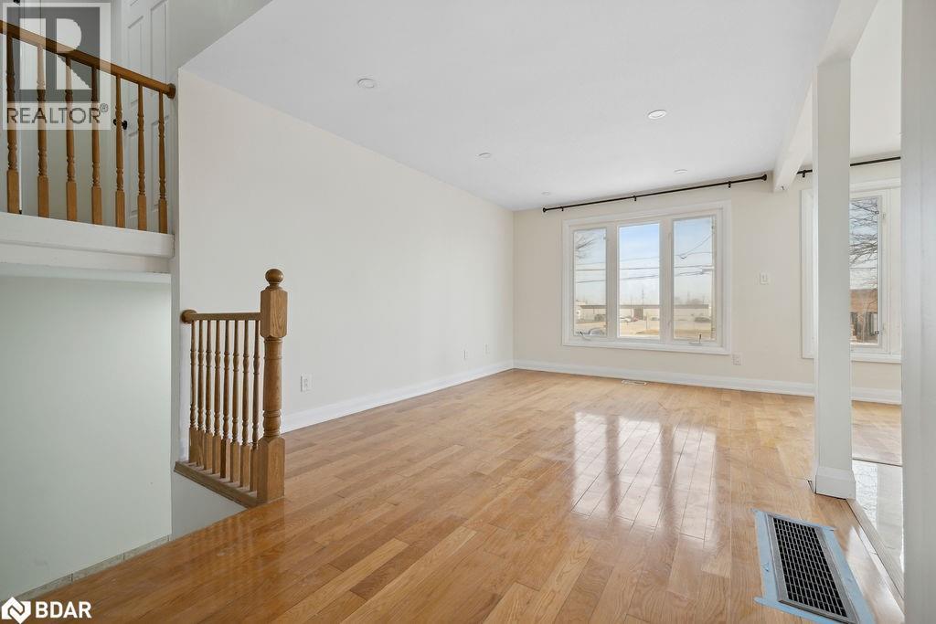 354 Barton Street E Unit# Upper, Hamilton, ON - Indoor Photo Showing Other Room