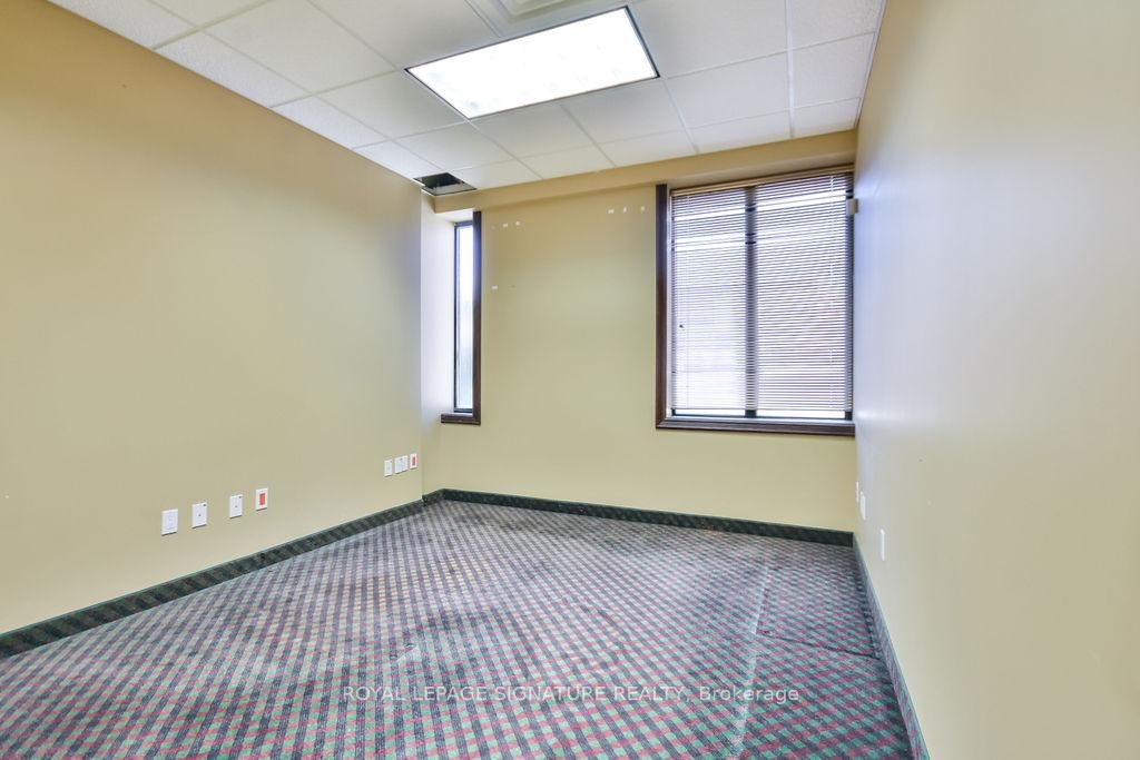 100-19 Front Street N, Orillia, ON