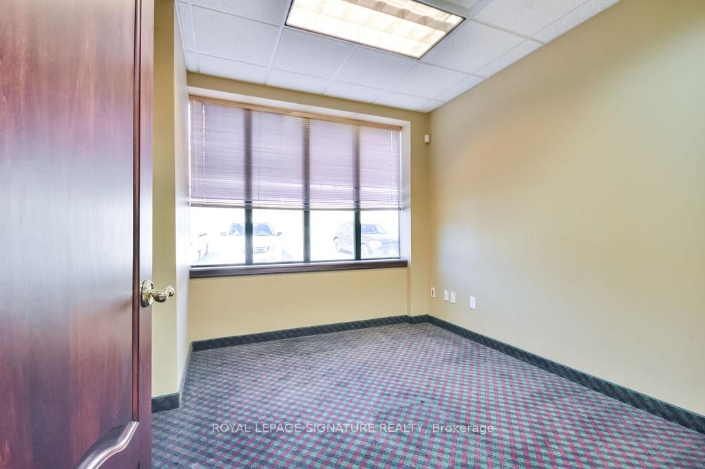 100-19 Front Street N, Orillia, ON