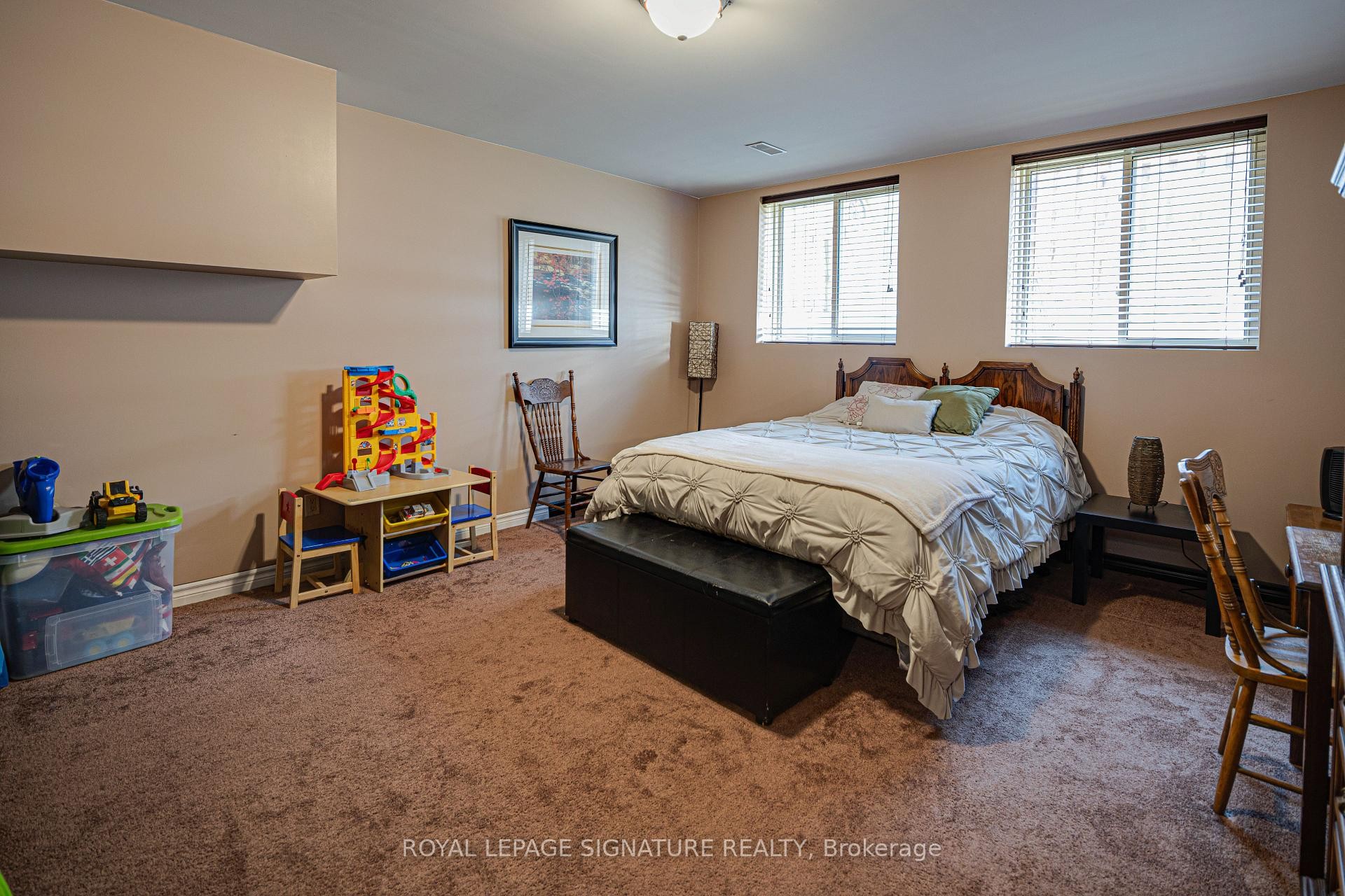 153 Stanley Road, Kawartha Lakes, ON - Indoor Photo Showing Bedroom