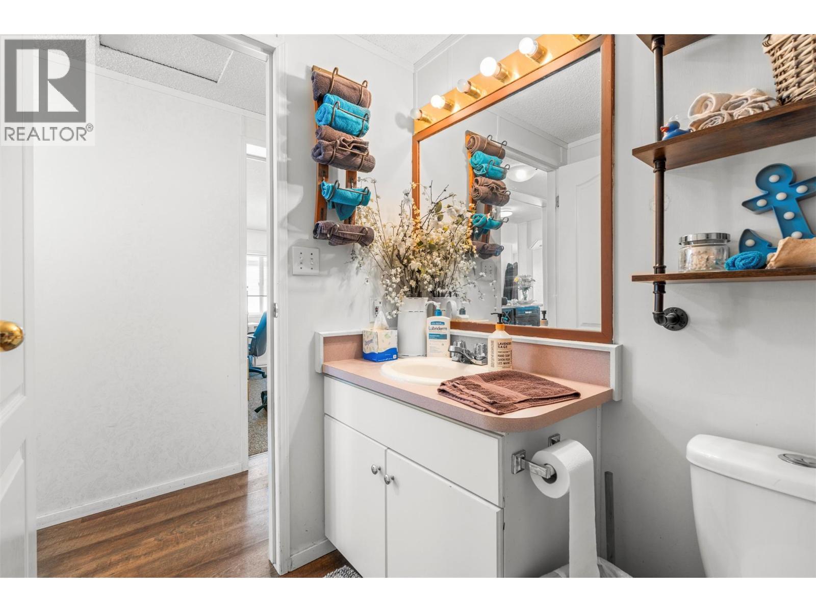 15401 Kalamalka Lake Road Unit# 210, Coldstream, BC