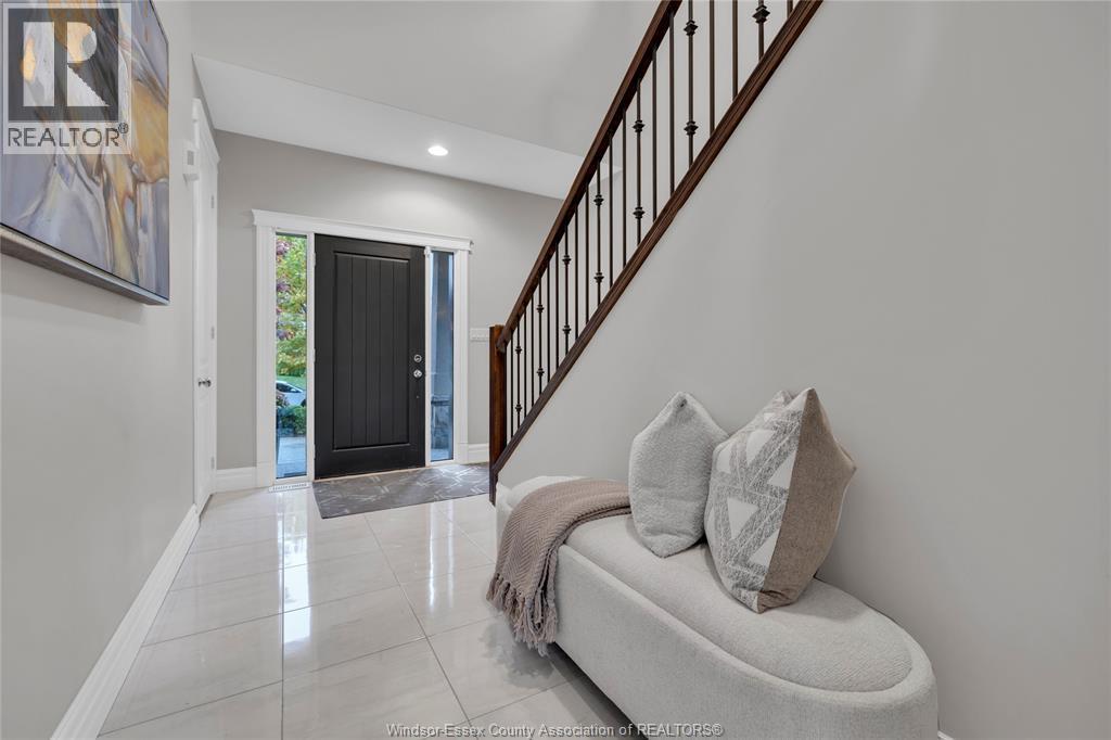 102 Hayes Avenue, Tecumseh, ON - Indoor Photo Showing Other Room