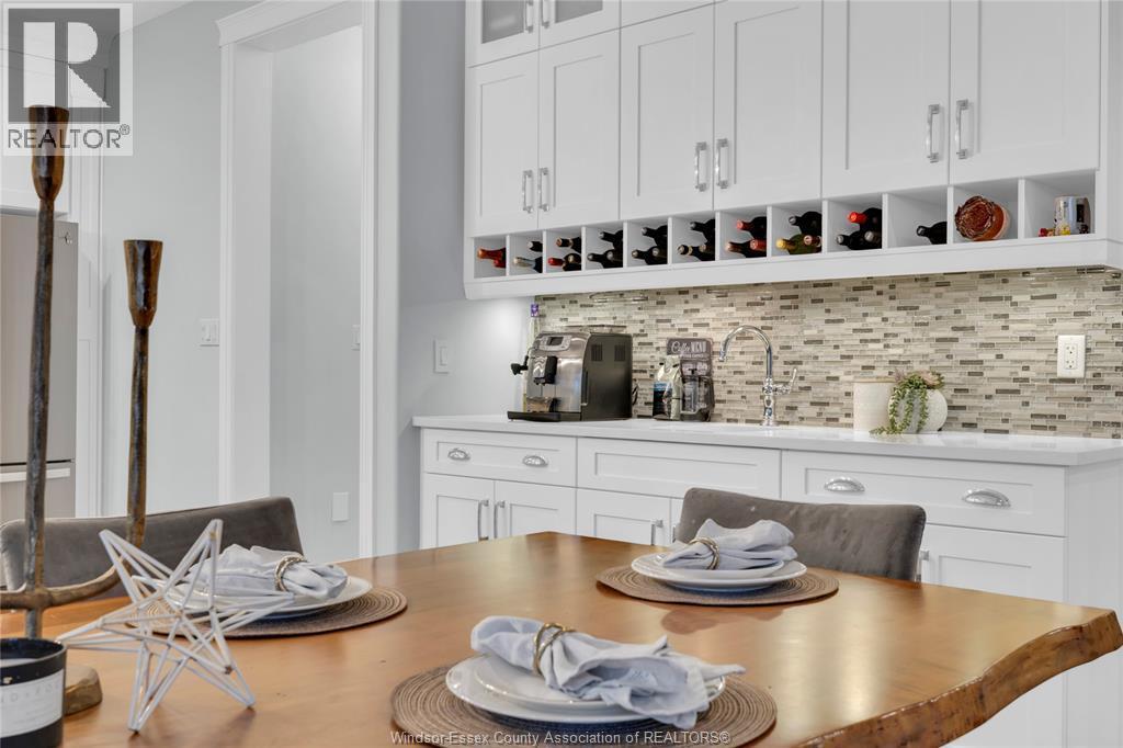 102 Hayes Avenue, Tecumseh, ON - Indoor Photo Showing Dining Room