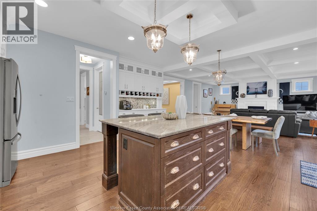 102 Hayes Avenue, Tecumseh, ON - Indoor Photo Showing Kitchen