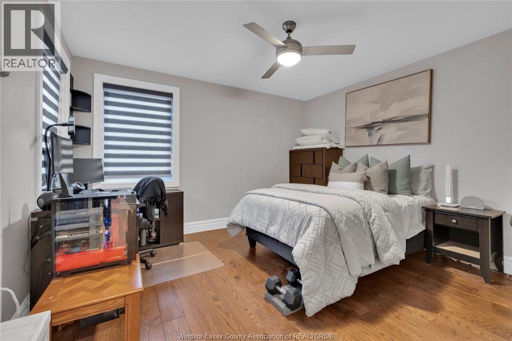 102 Hayes Avenue, Tecumseh, ON - Indoor Photo Showing Bedroom