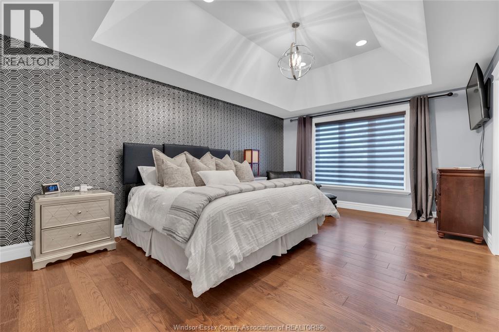 102 Hayes Avenue, Tecumseh, ON - Indoor Photo Showing Bedroom