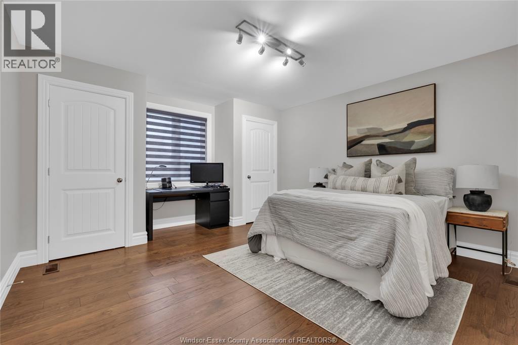 102 Hayes Avenue, Tecumseh, ON - Indoor Photo Showing Bedroom
