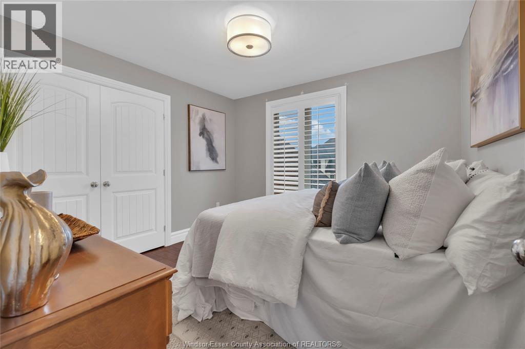 102 Hayes Avenue, Tecumseh, ON - Indoor Photo Showing Bedroom