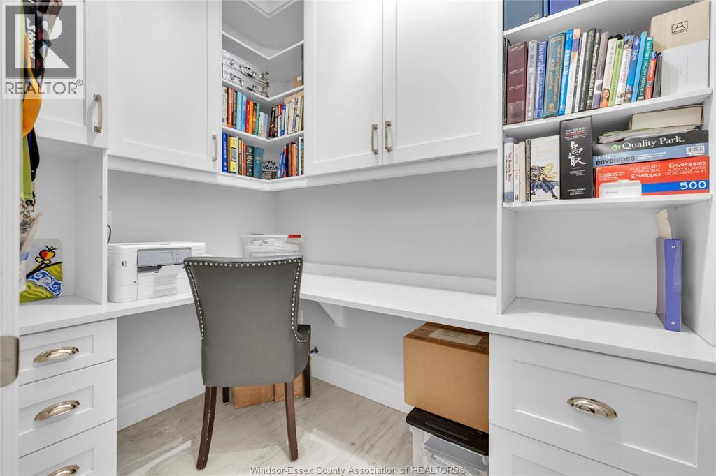 102 Hayes Avenue, Tecumseh, ON - Indoor