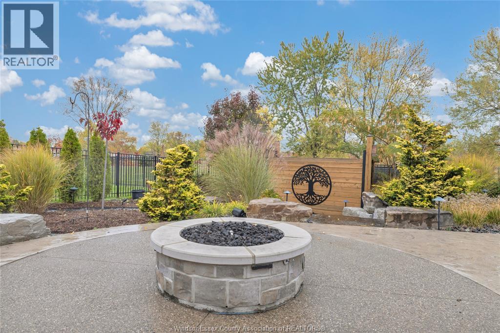 102 Hayes Avenue, Tecumseh, ON - Outdoor