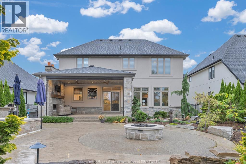 102 Hayes Avenue, Tecumseh, ON - Outdoor With Facade