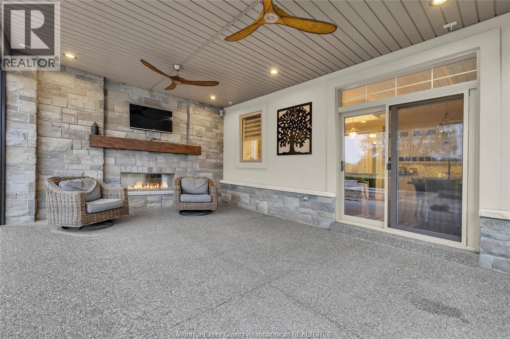 102 Hayes Avenue, Tecumseh, ON - Outdoor With Exterior