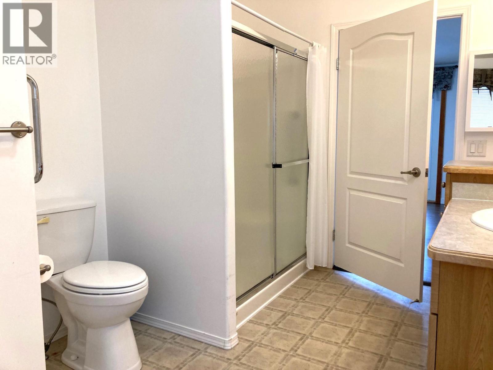 shower in ensuite - 1510 Trans Canada Highway Unit# 63, Sorrento, BC