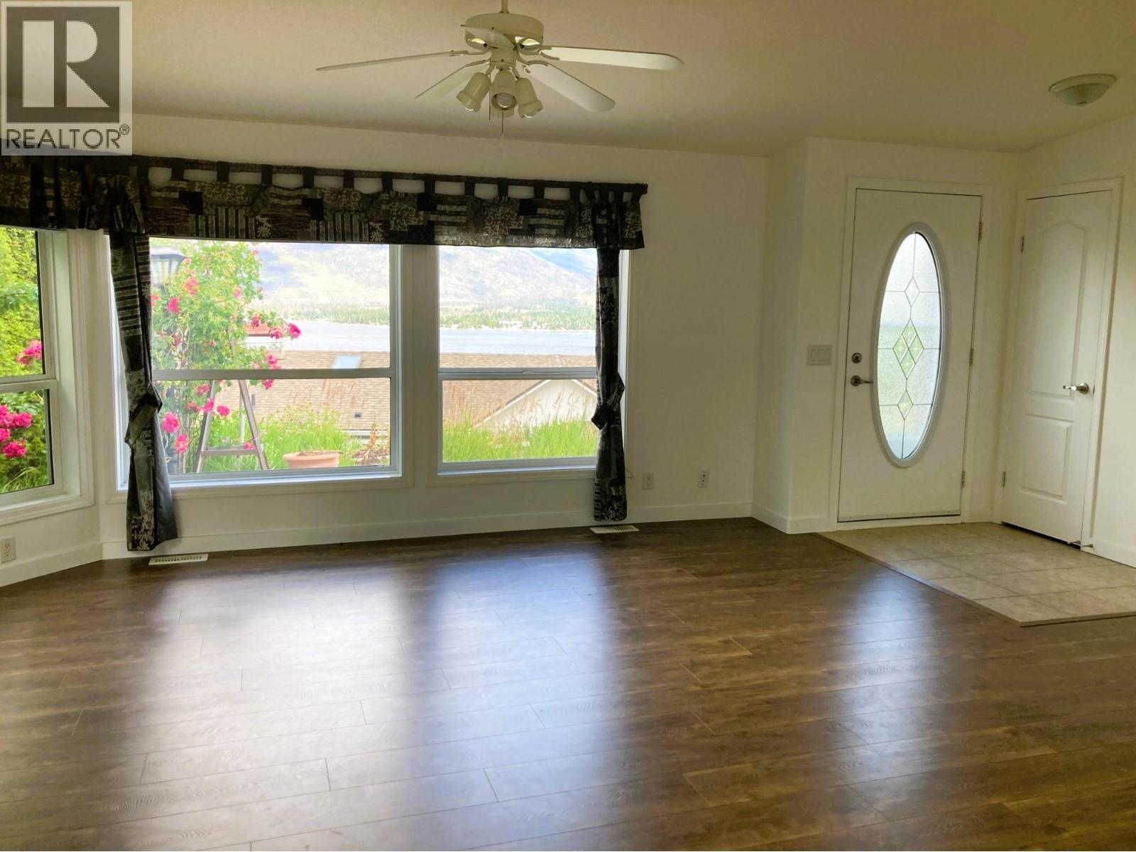 Lakeside entry into living room - 1510 Trans Canada Highway Unit# 63, Sorrento, BC