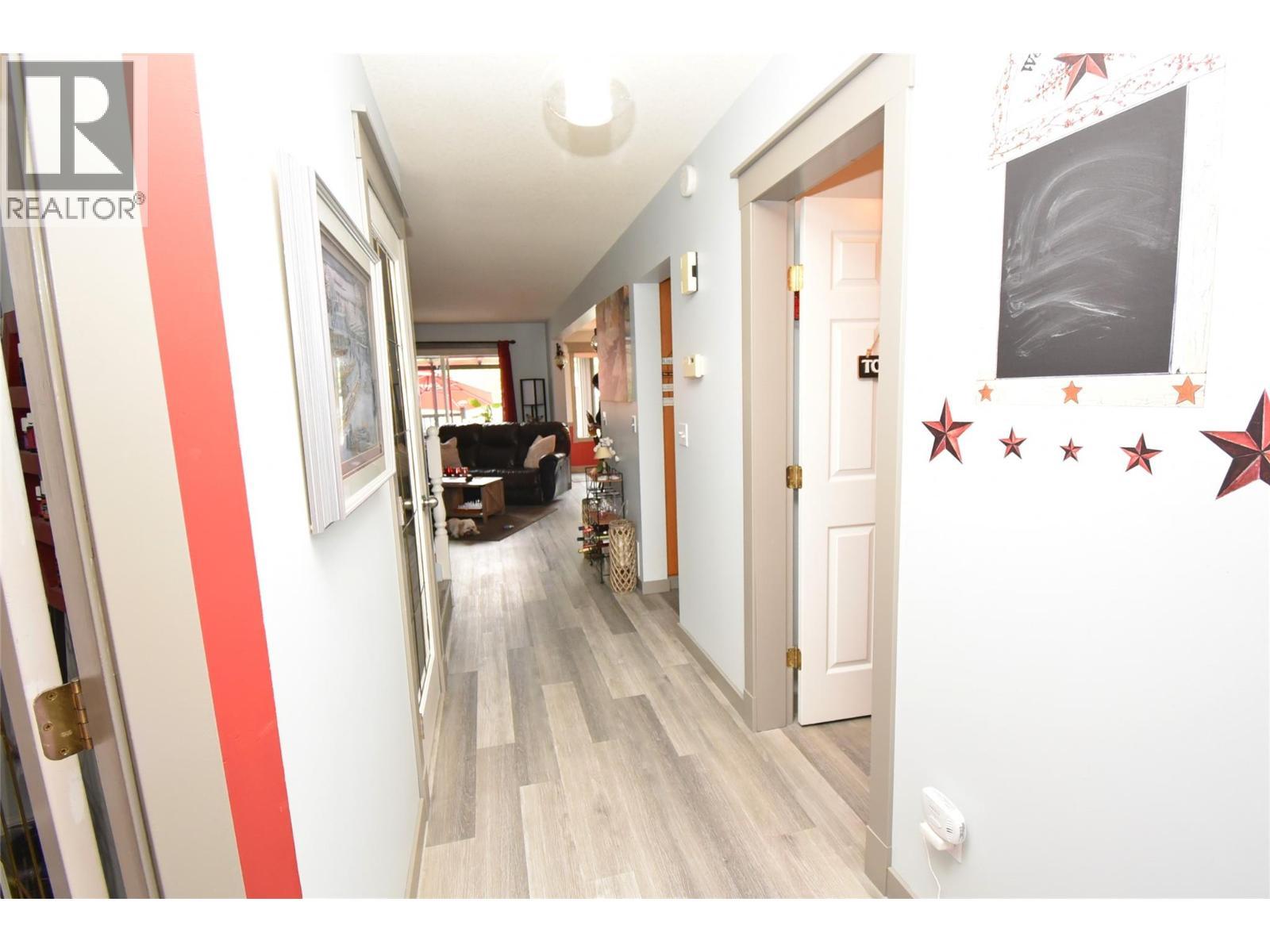 Hallway leading to living room - 4404 20 Street Unit# 3, Vernon, BC - Photo Showing Other Room