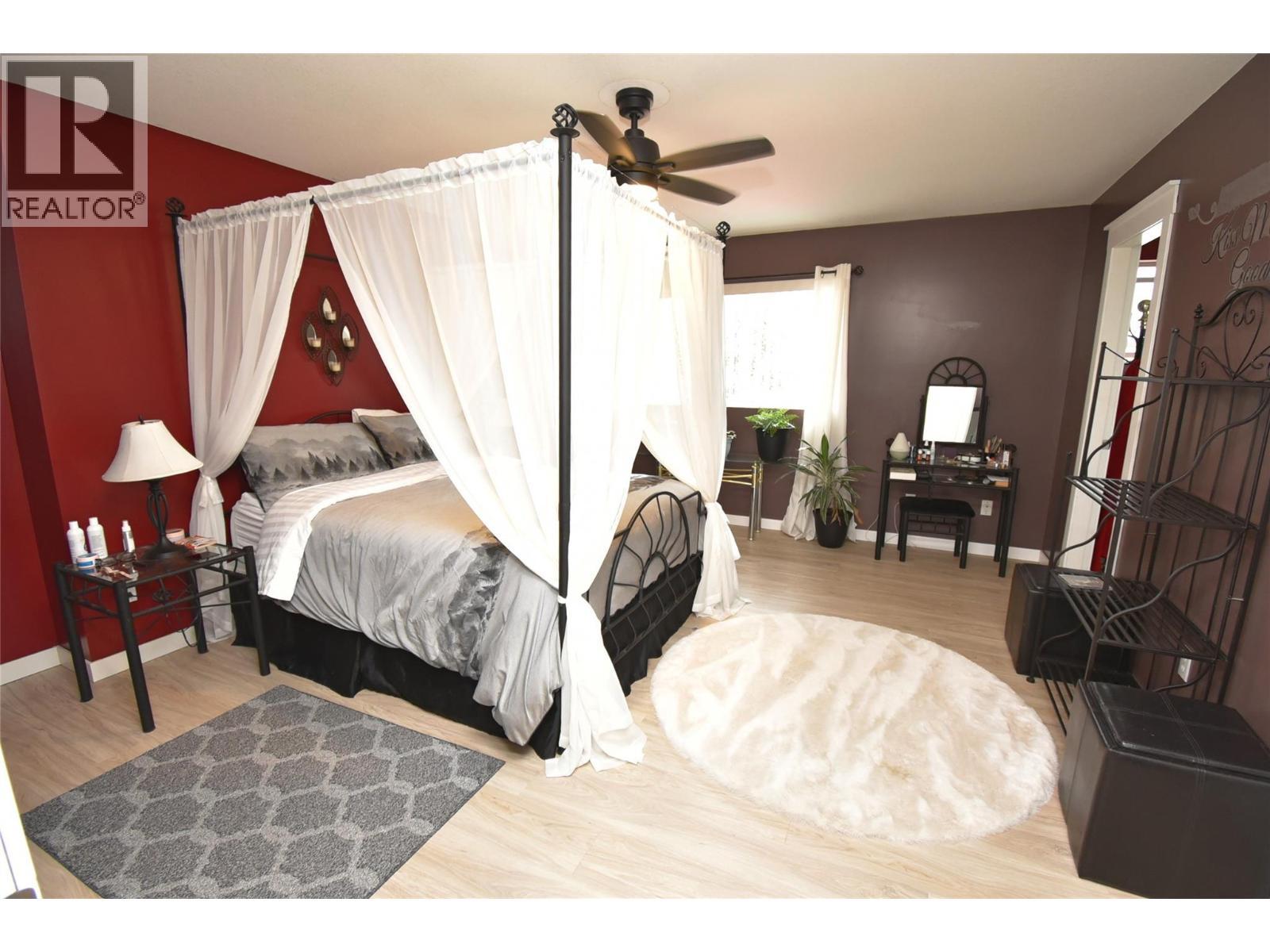 Primary bedroom - 4404 20 Street Unit# 3, Vernon, BC - Indoor Photo Showing Bedroom