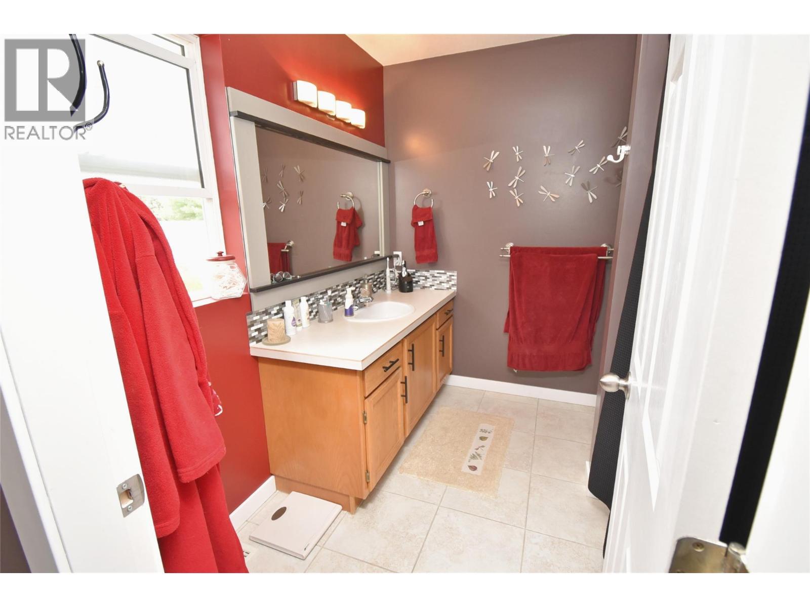 4pc ensuite - 4404 20 Street Unit# 3, Vernon, BC - Indoor Photo Showing Bathroom