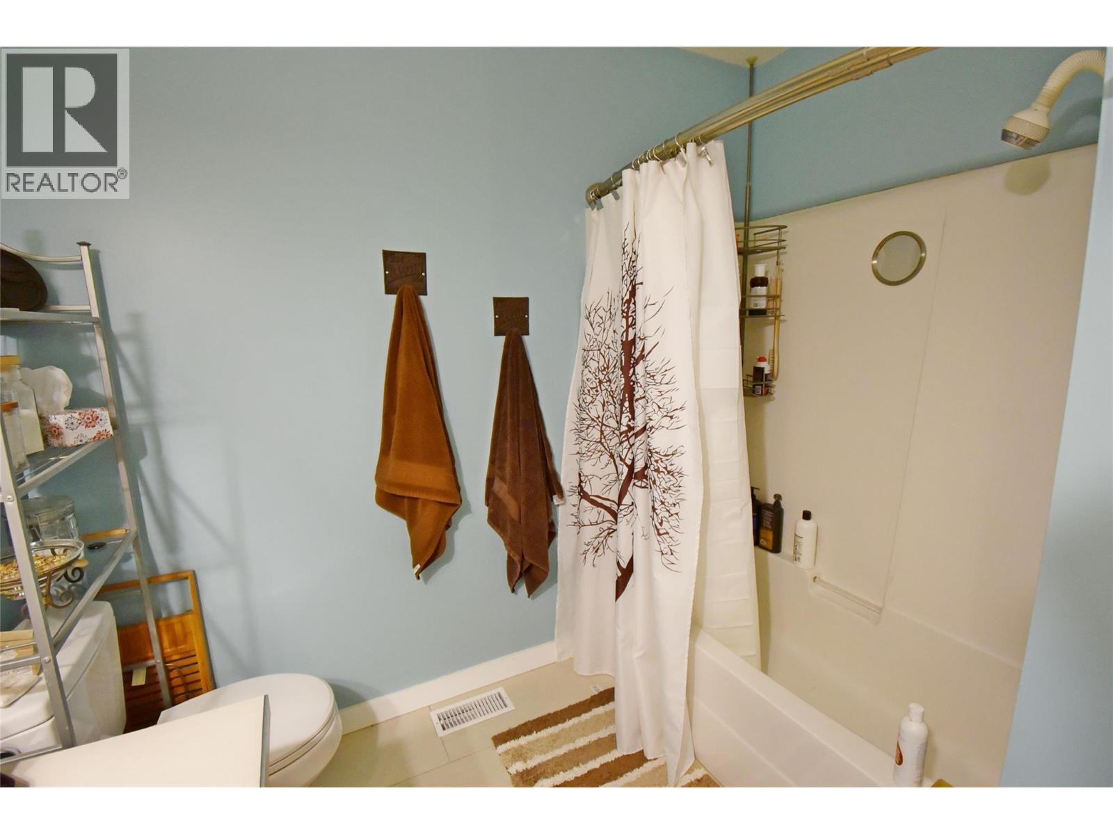 4404 20 Street Unit# 3, Vernon, BC - Indoor Photo Showing Bathroom