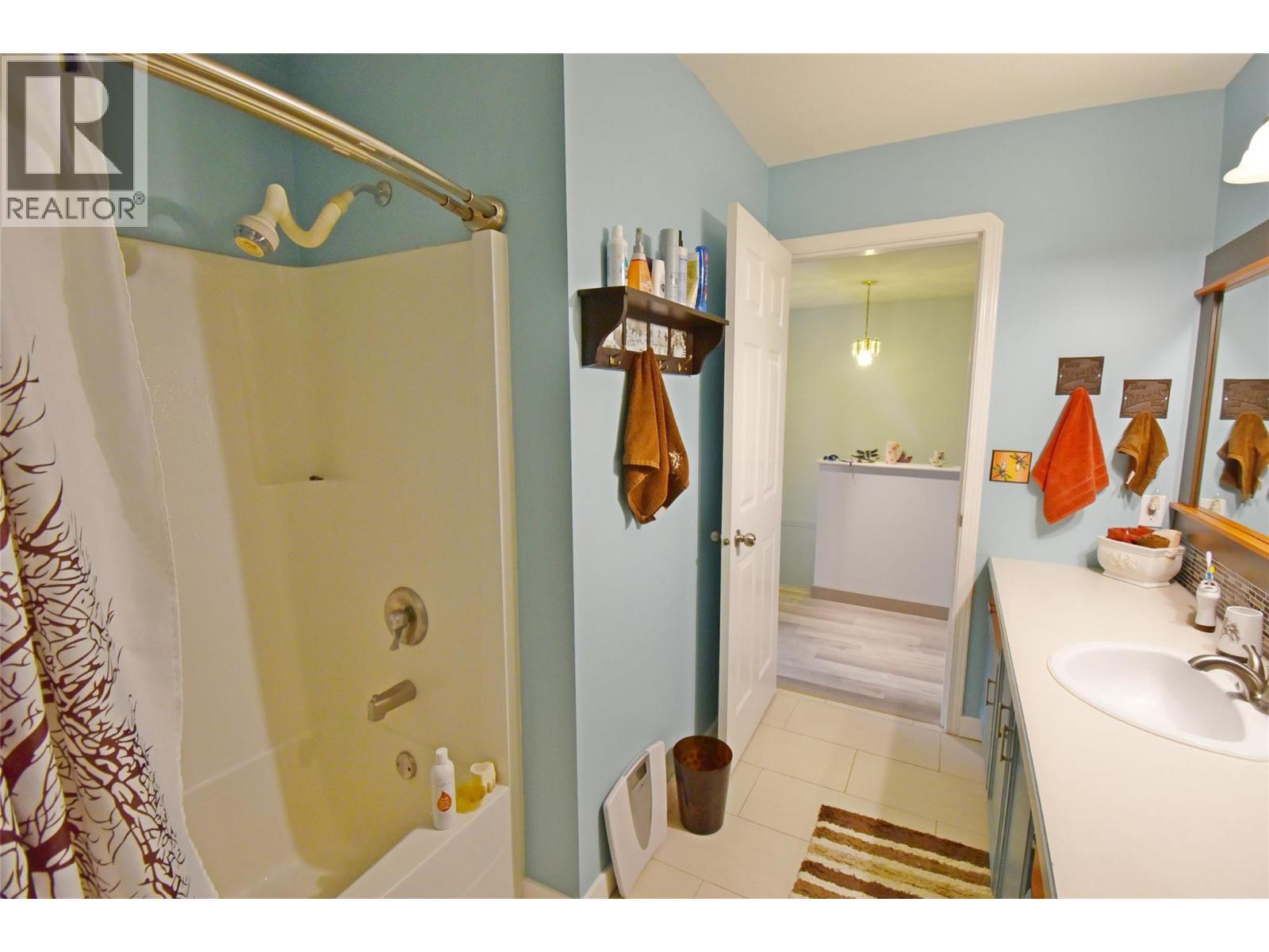 4404 20 Street Unit# 3, Vernon, BC - Indoor Photo Showing Bathroom