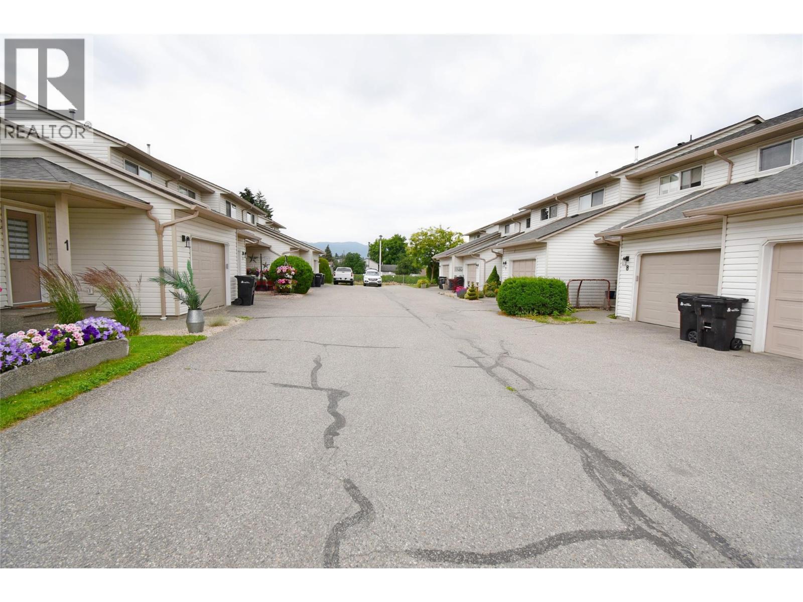 4404 20 Street Unit# 3, Vernon, BC - Outdoor