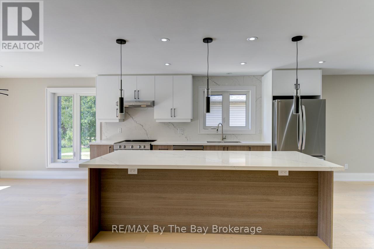 209854 Highway 26, Blue Mountains, ON - Indoor Photo Showing Kitchen With Upgraded Kitchen