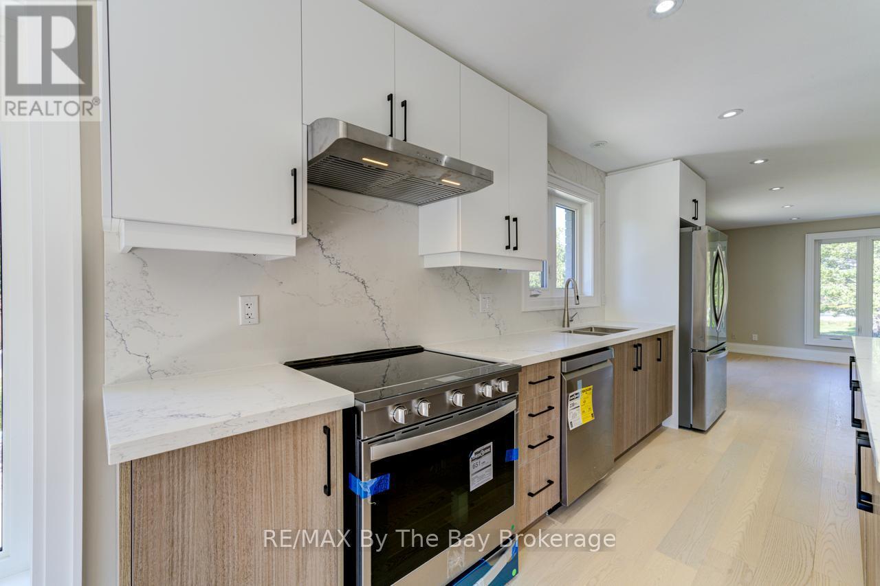 209854 Highway 26, Blue Mountains, ON - Indoor Photo Showing Kitchen With Upgraded Kitchen