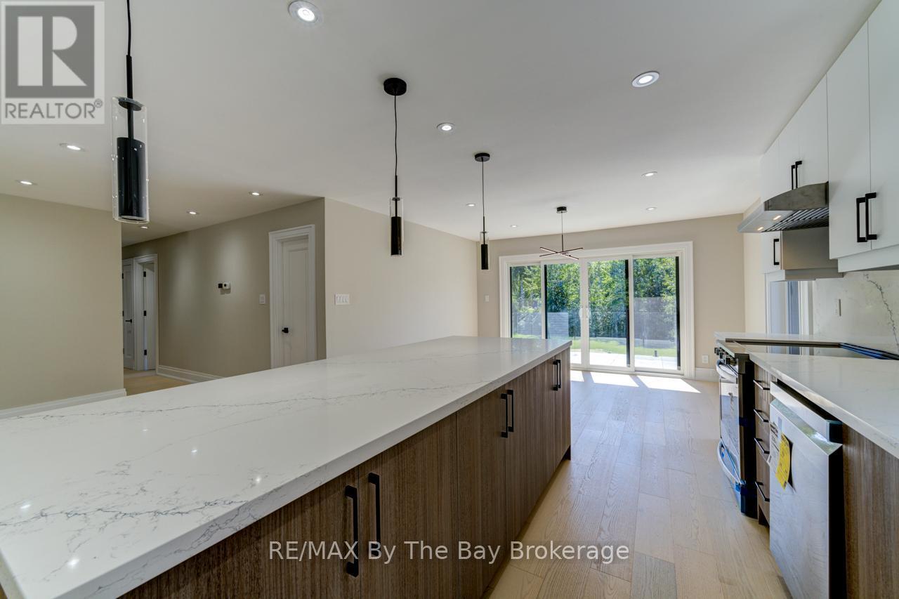 209854 Highway 26, Blue Mountains, ON - Indoor Photo Showing Kitchen With Upgraded Kitchen