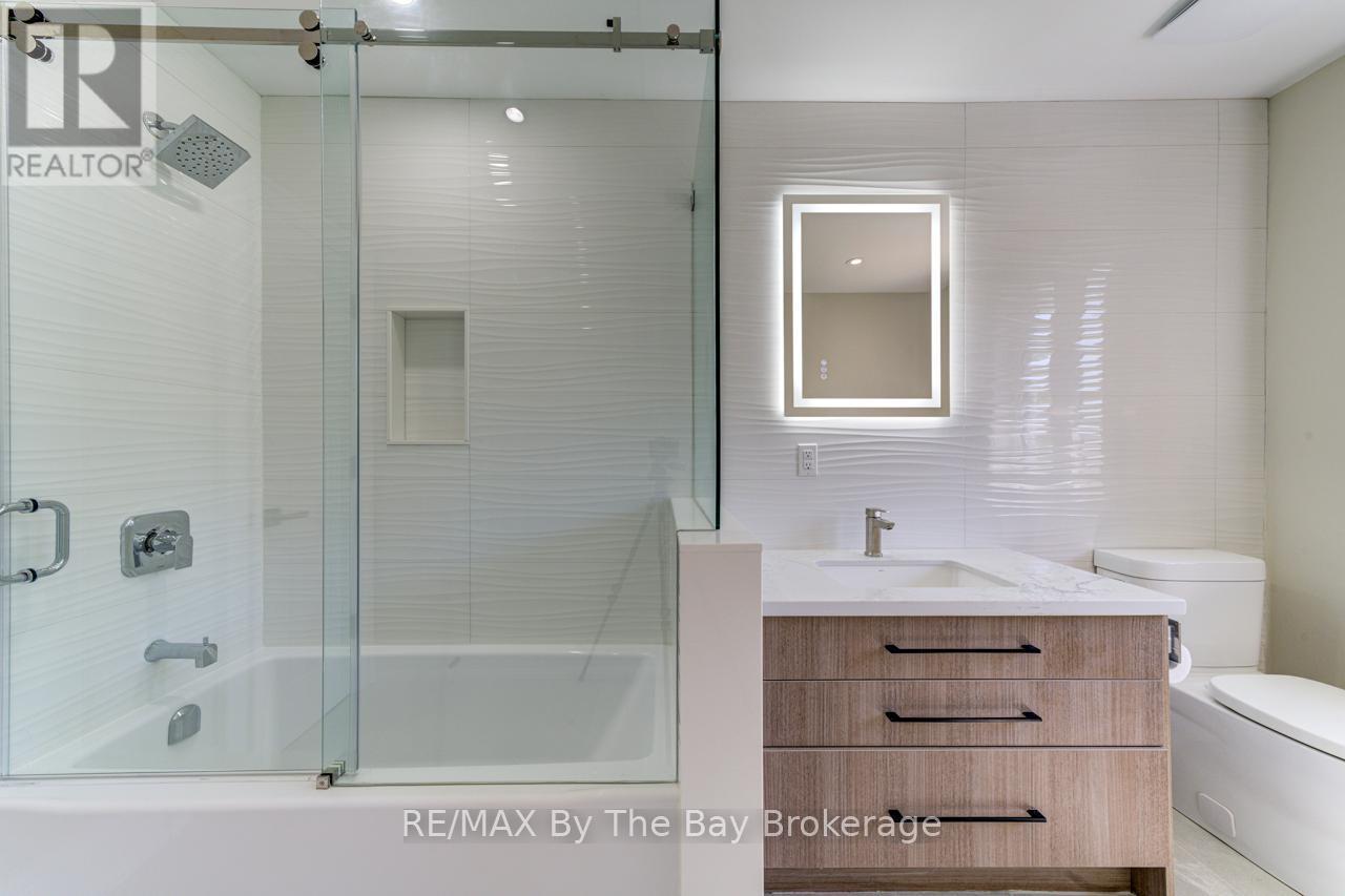 209854 Highway 26, Blue Mountains, ON - Indoor Photo Showing Bathroom