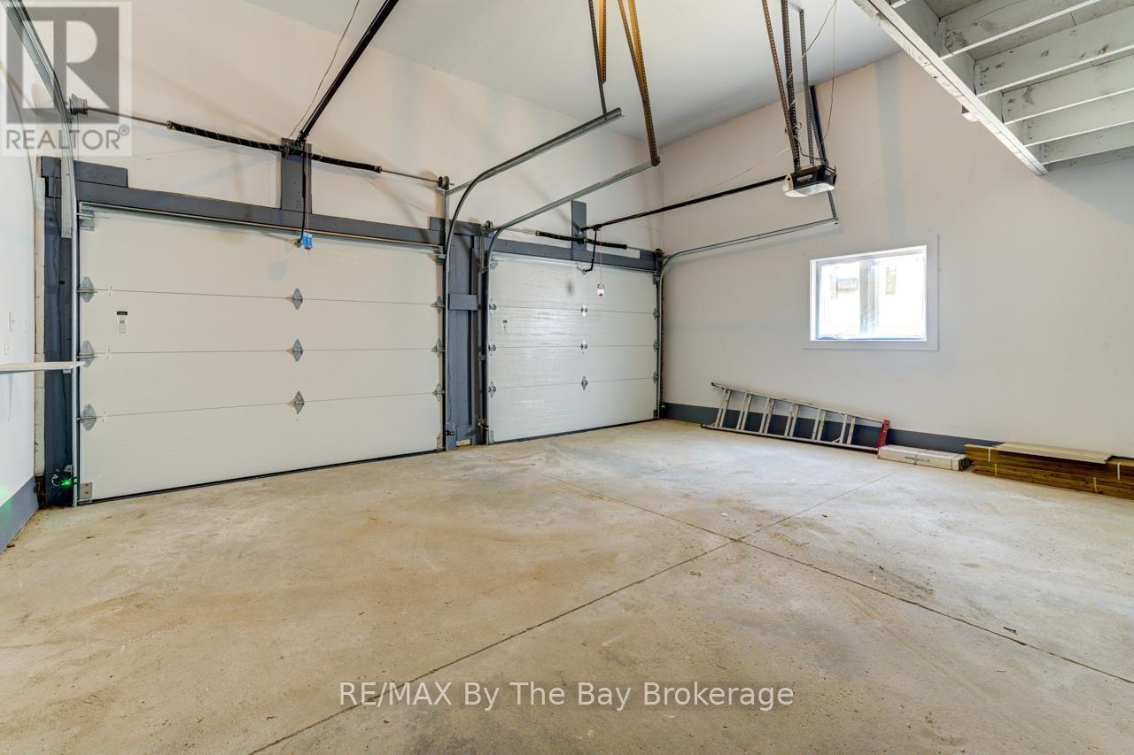 209854 Highway 26, Blue Mountains, ON - Indoor Photo Showing Garage