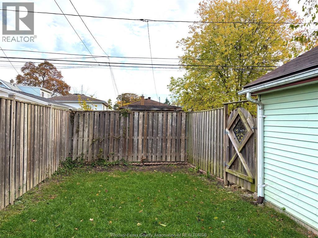 1794 Gladstone Unit# Back, Windsor, ON - Outdoor