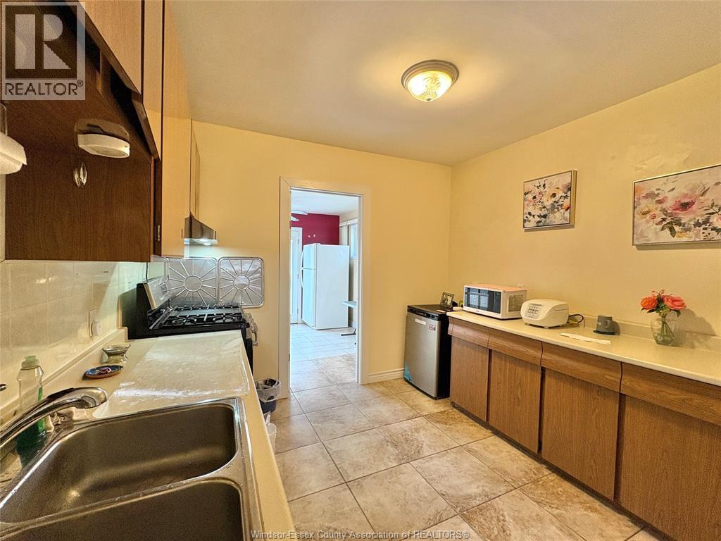 1794 Gladstone Unit# Back, Windsor, ON - Indoor