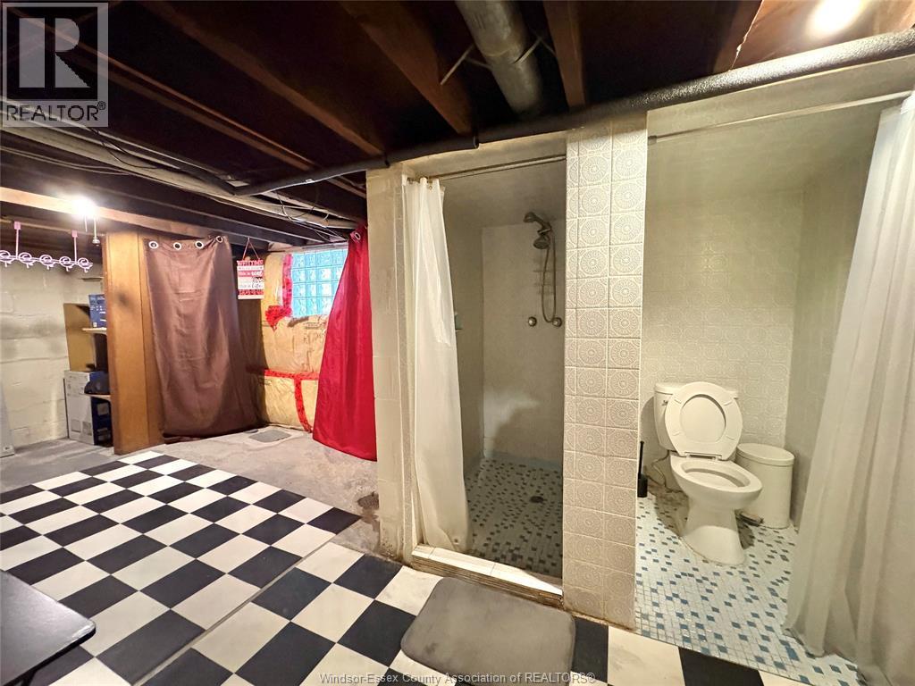 1794 Gladstone Unit# Back, Windsor, ON - Indoor Photo Showing Bathroom